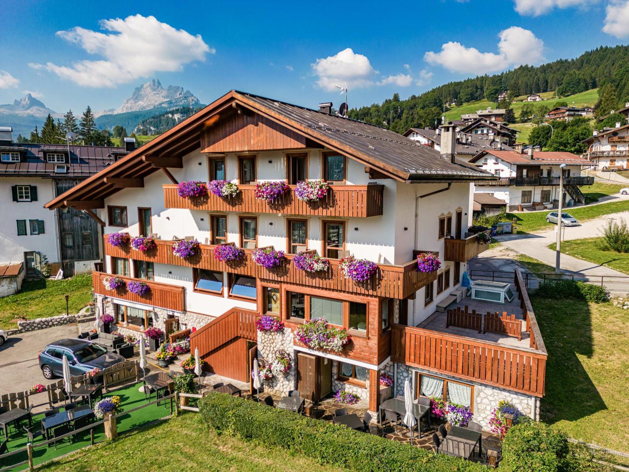 Hotel Da Beppe Sello Cortina d'Ampezzo Exterior photo